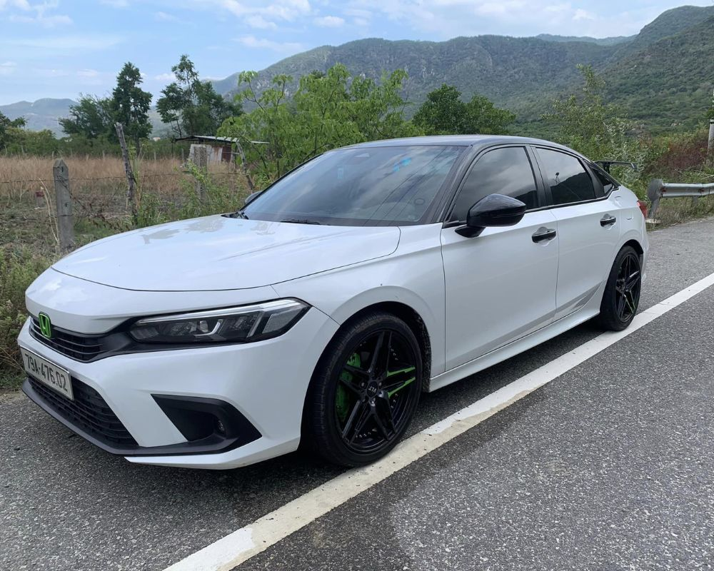 Ho Chi Minh Car Rental with Driver: Travel in Comfort and Style