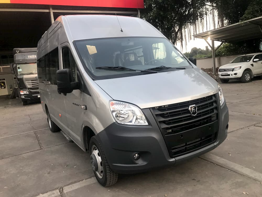 Thuê xe 19 chỗ đưa đón nhân viên – Giải pháp tối ưu cho doanh nghiệp và tổ chức của bạn